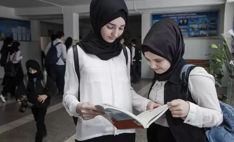 Можно ли носить хиджаб в школах Казахстана?