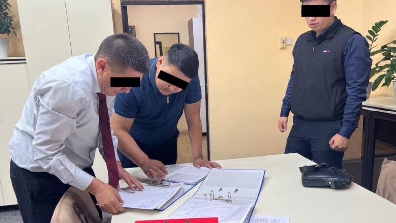 Репетиторская чаша терпения: казахстанцы покидают кыргызский вуз под натиском ГКНБ