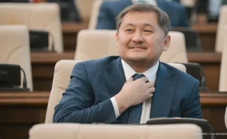 Министр Нурбек: Студентам можно носить шорты в универе