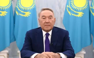 Назарбаев лишился статуса академика Академии наук Казахстана