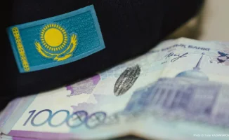 Казахстанские семьи могут получить материальную помощь перед новым учебным годом