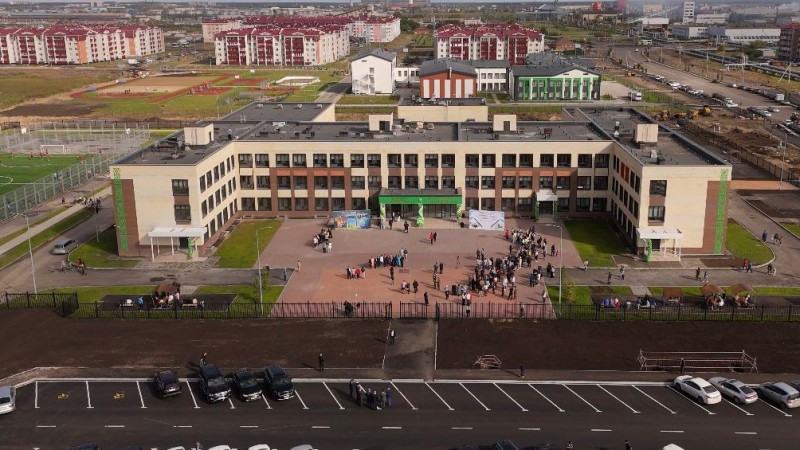 Новая школа на 600 мест открыта в микрорайоне Береке