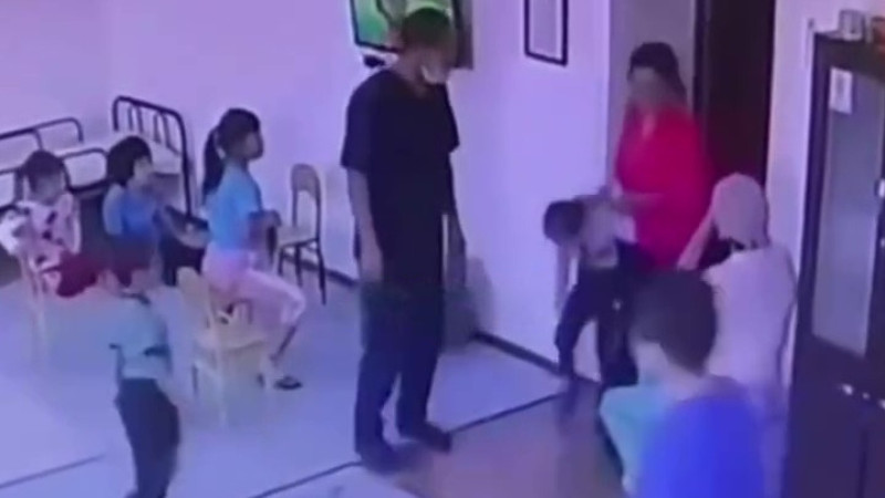 Международный скандал: в Казахстане избивали детей с инвалидностью в центре помощи