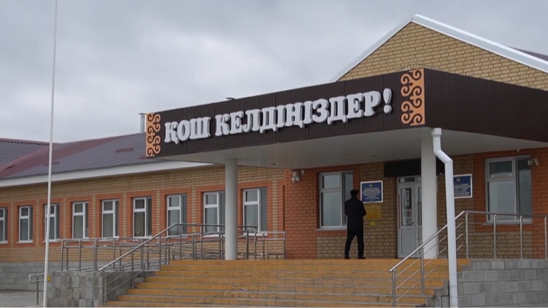 Закрытие школы в Магистральном: 120 детей остаются без учебного заведения из-за трещин в стенах