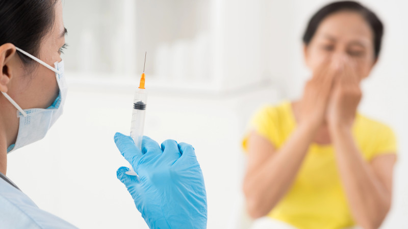 Казахстан: Вакцинация под угрозой — 20 тысяч отказов!