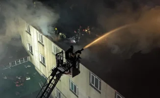 Аким Алматы Дархан Сатыбалды и руководство прибыли на место пожара в детдоме