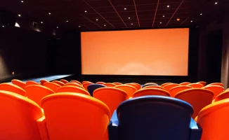 Казахстанцы обсуждают ситуацию с младенцами на фильме 21+