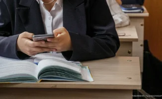 Вице-министр: Учите, а не забирайте – об отношении к смартфонам в школах