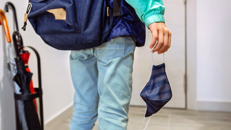 В Астане введены маски и удаленка в школах из-за роста заболеваемости у детей