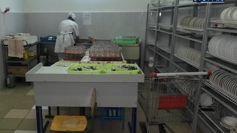 Массовые проверки школьных столовых СКО после скандала с жучками в еде