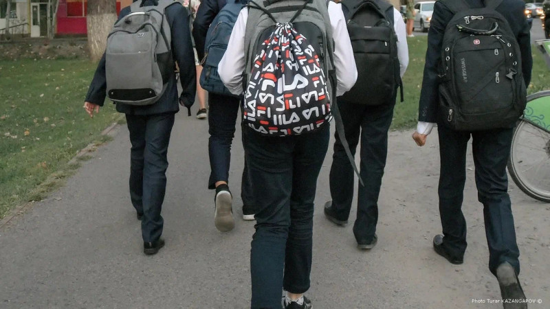 Школа Караганды под охраной: угрозы безопасности требуют серьезных мер защиты для школьников