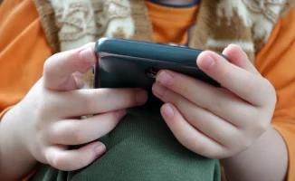 Запрет соцсетей для детей в Казахстане: возможные риски и последствия для будущего поколения