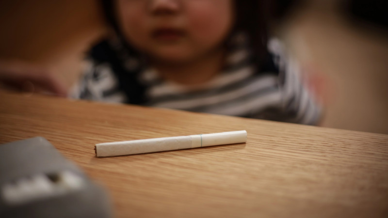 Штрафы за курение при детях: новые разъяснения МВД Казахстана