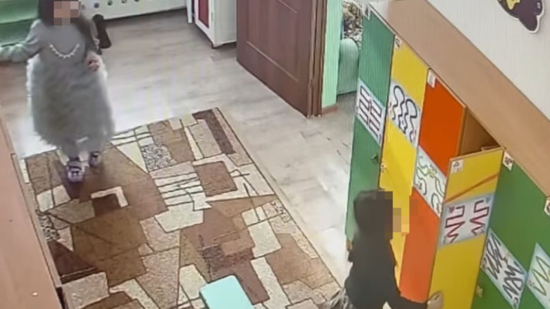 Две девочки из Сатпаева ушли из детского сада без присмотра