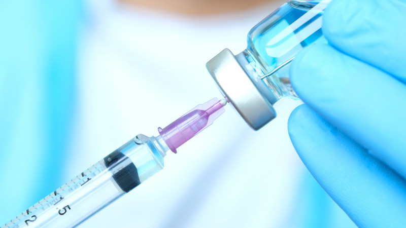 Минздрав опроверг слухи о неэффективных вакцинах для детей в Казахстане