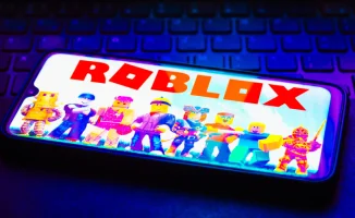 Астанинский депутат предупредила о рисках Roblox для детей