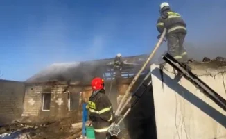 Кадры спасения детей после пожара в Павлодарской области