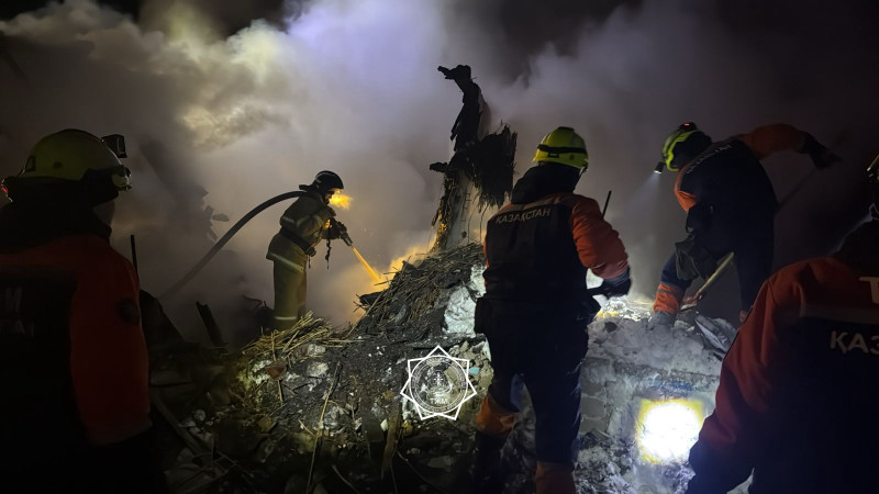 Трагический пожар в СКО: один ребёнок погиб, усилия продолжаются для спасения второго под завалами