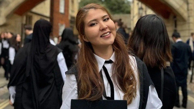Выпускница Меруерт Бижанова из Актау стала преподавателем в Оксфорде
