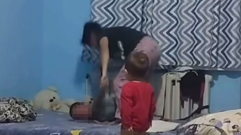 Суд решает судьбу матери: жестокость или защита?