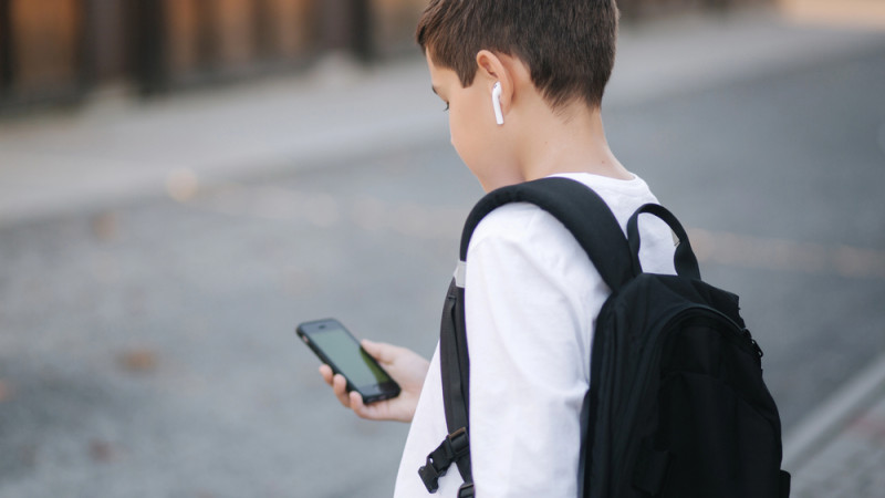 Испания запретит детям до 16 лет доступ к социальным сетям, заявляет Санчес