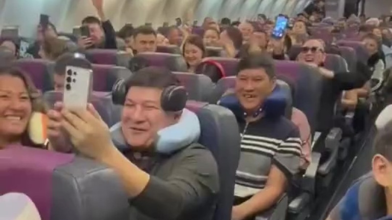 Казахстанцы реагируют на 'бездетный' рейс: смешные видео с отдыха в Таиланд