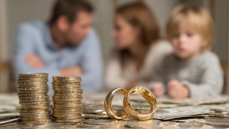 Алименты в Казахстане: споры о деньгах, долгах и ответственности