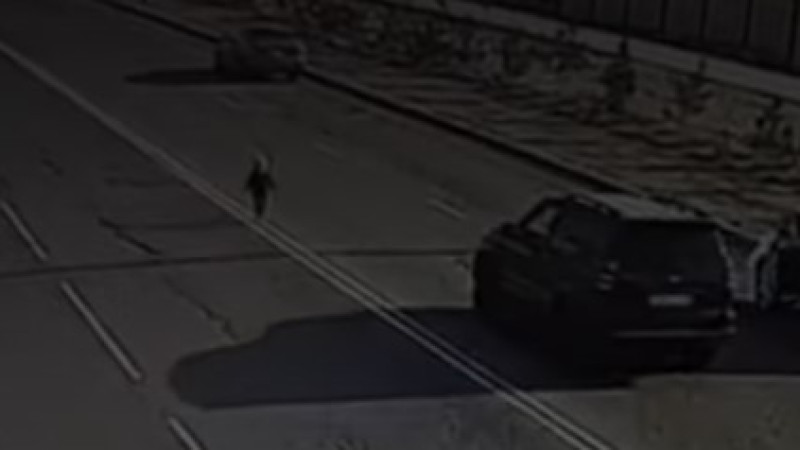 В Актау водитель спас малыша, бегущего по дороге, предотвратив трагедию на проезжей части